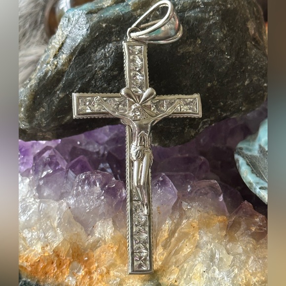 CZ big 925 sterling silver crucifix cross - Picture 1 of 9